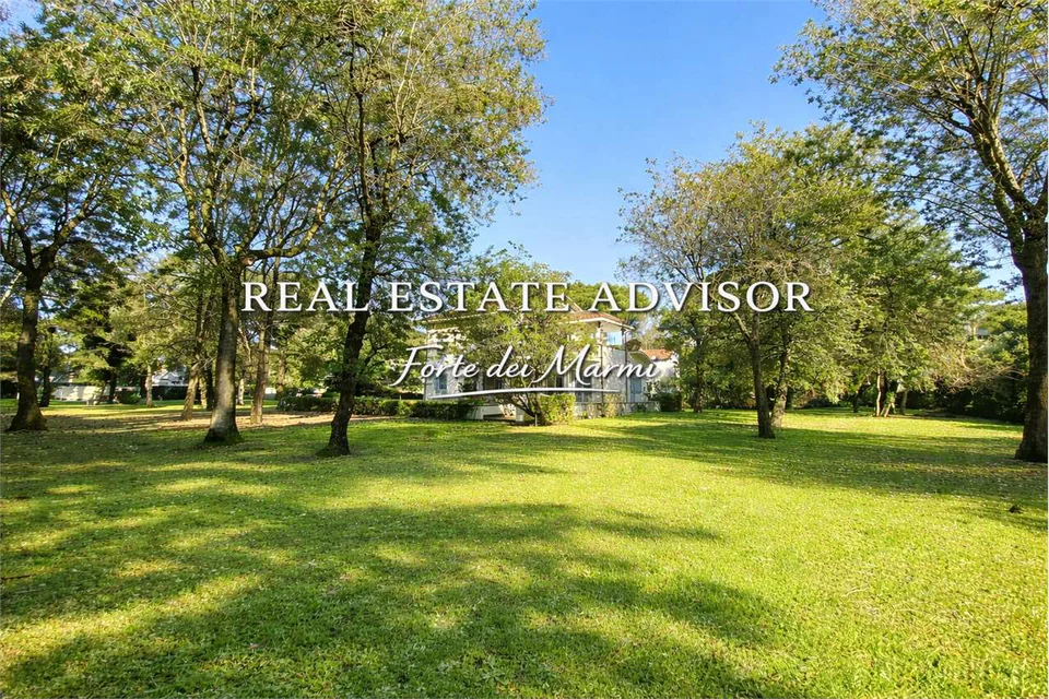 Detached Villa 350 m from the Sea – Poveromo — image 2