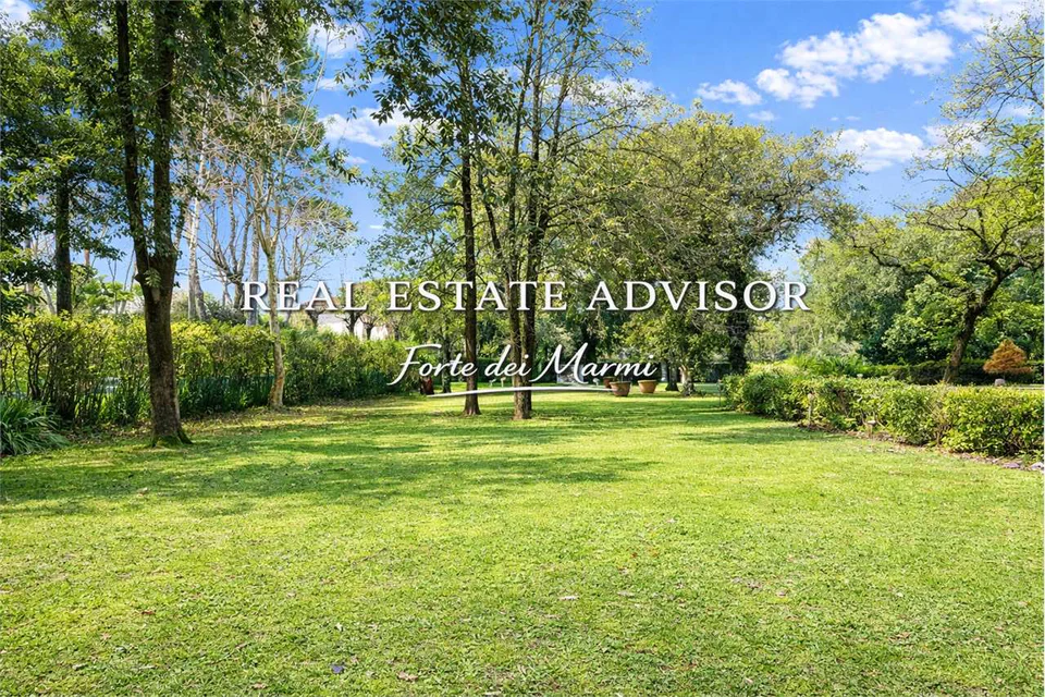 Detached Villa 350 m from the Sea – Poveromo — image 5