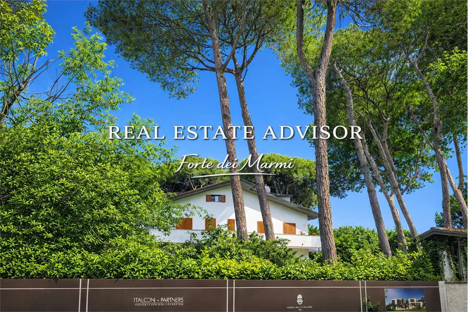 Vittoria Apuana, Forte dei Marmi — A Villa Among Centuries-Old Pines, Just 300 m from the Sea — image 6