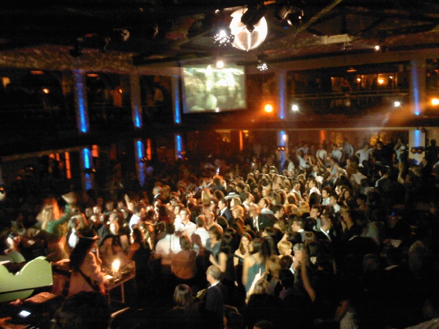 Crowded dance floor inside La Capannina di Franceschi in Forte dei Marmi in 2009