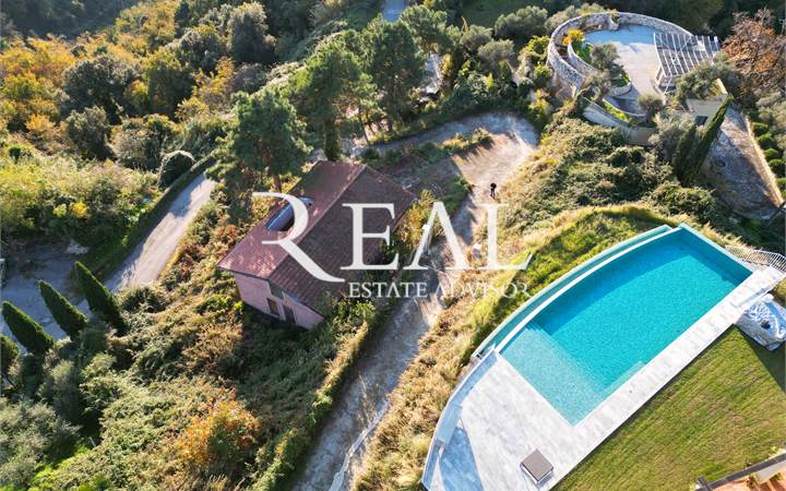 Villa in vendita a Montignoso