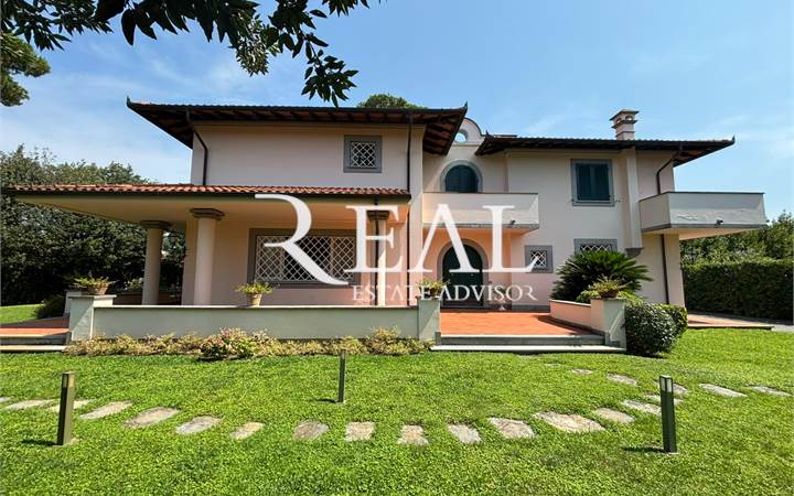 Forte dei Marmi, Vittoria Apuana – Villa dei Lecci