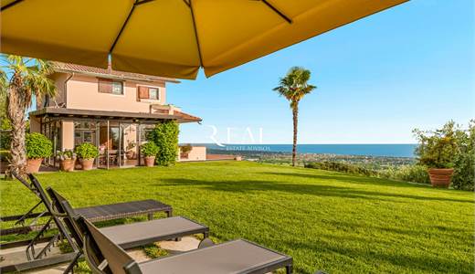 Villa in vendita a Montignoso