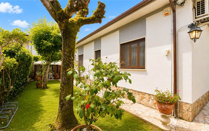 Villa Eterna